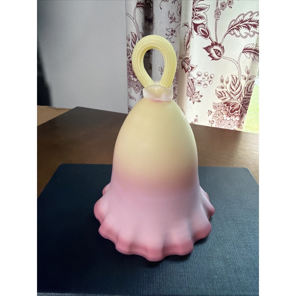 RARE Vintage Pairpoint Burmese Venetian Satin Glass Large Bell URANIUM Glows